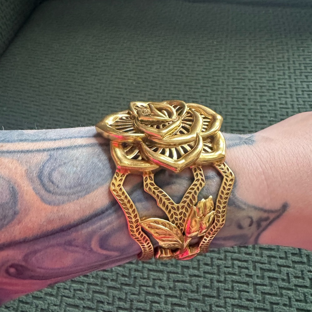 Kendra Scott Ansel Rose Statement Cuff vintage gold -NWOT - Picture 3 of 6